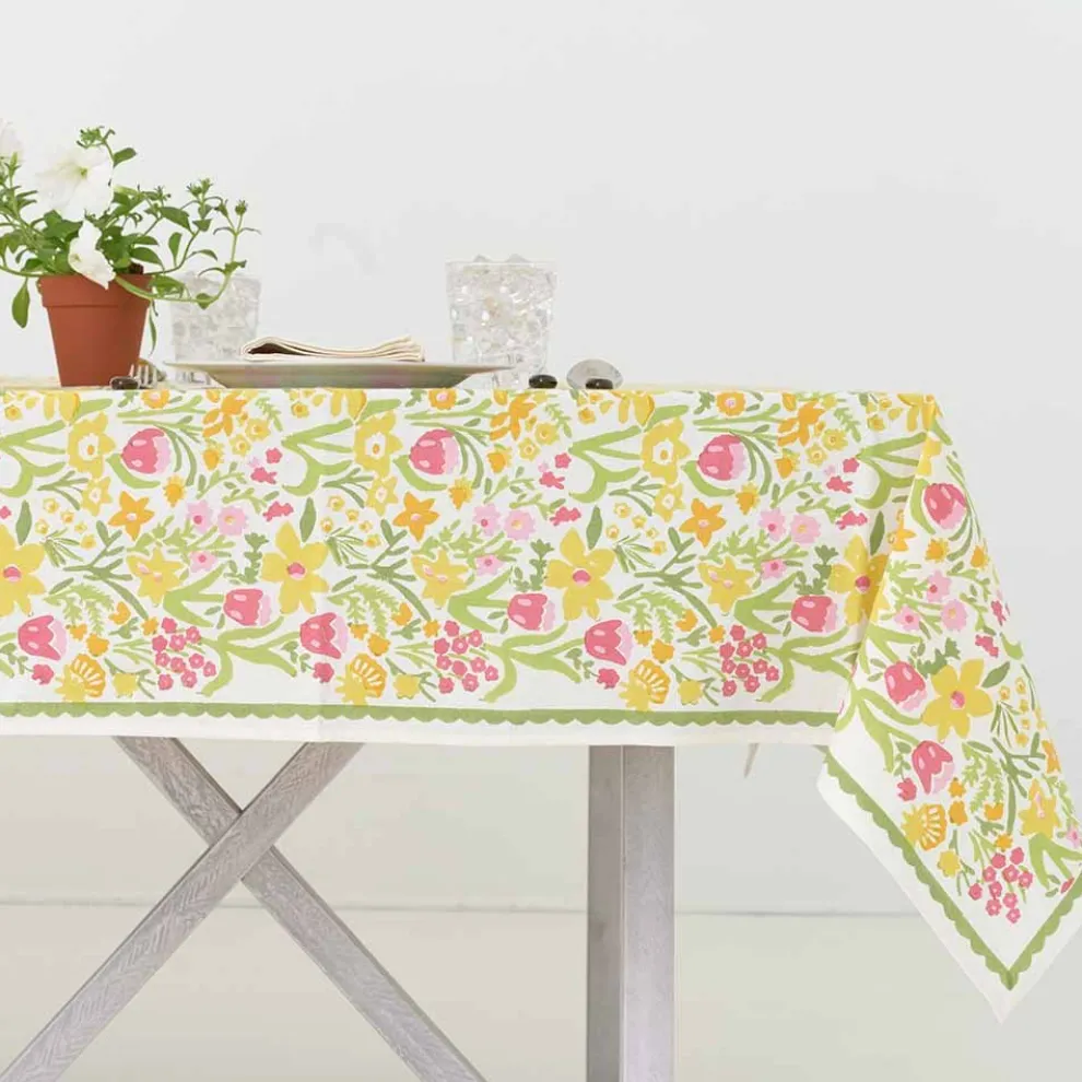 70s Flower Tablecloth