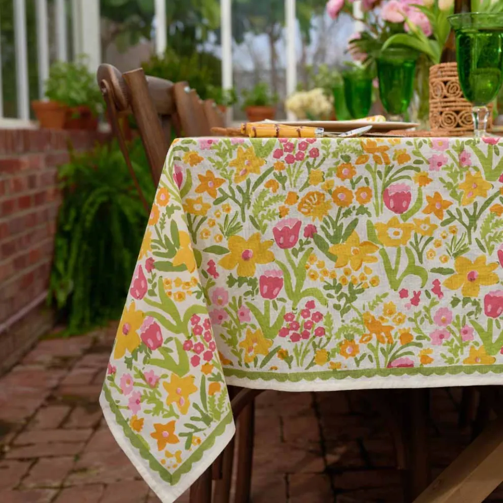 70s Flower Tablecloth