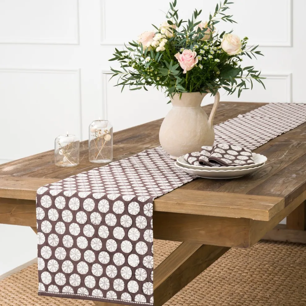 India Hicks Home Sea Biscuit Chocolate Table Runner