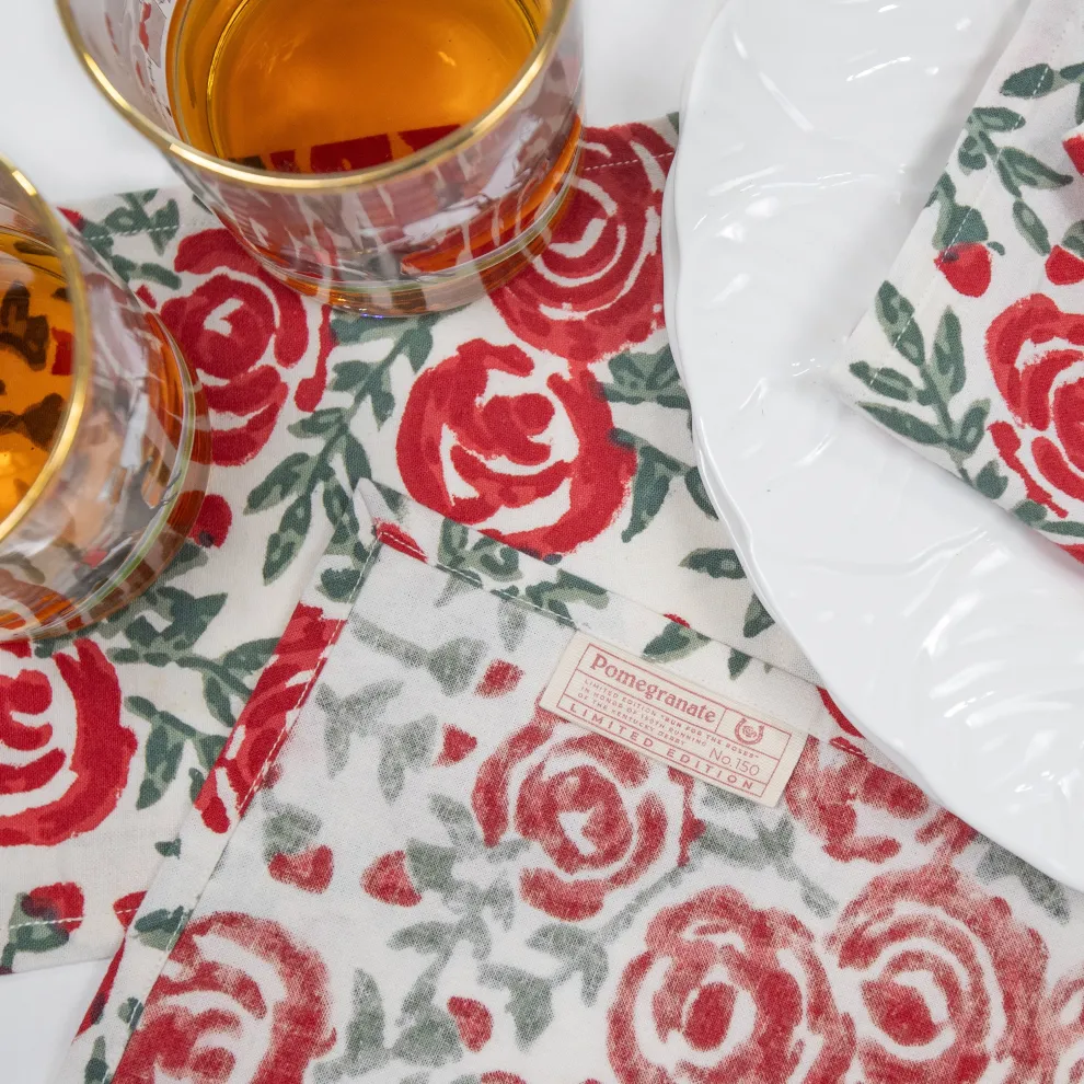 Run For The Roses 150 Cocktail Napkins | Set of 6