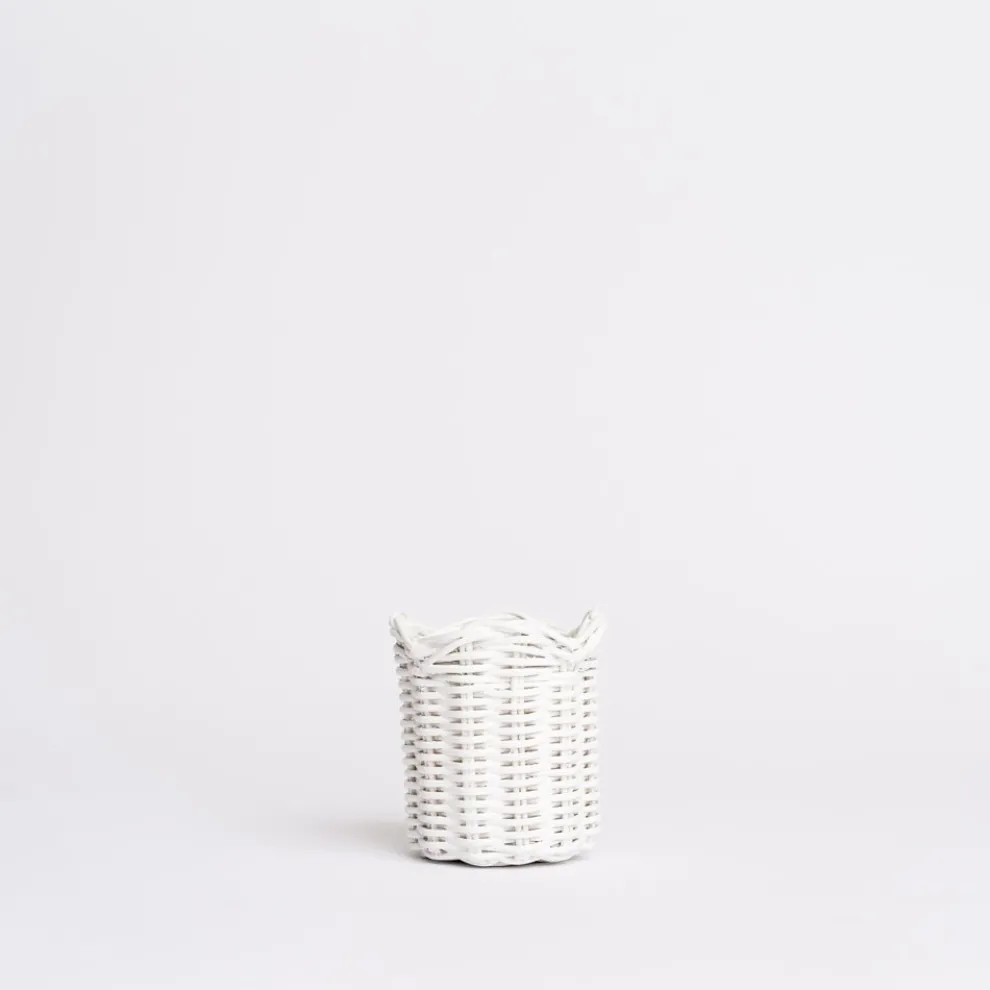 White Wicker Scalloped Container
