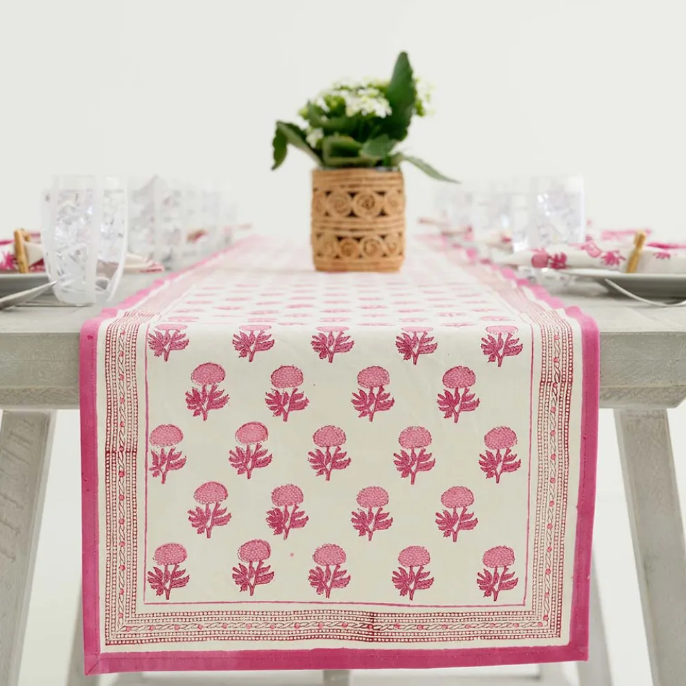 Rosè Table Runner