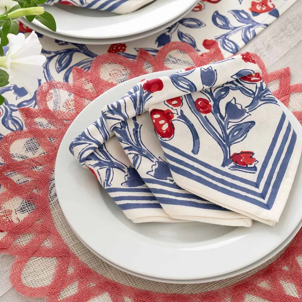 Red Bordered Round Woven Easy Care Placemats