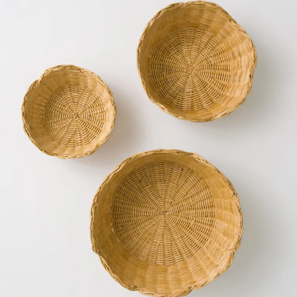 Natural Wicker Scalloped Bowl