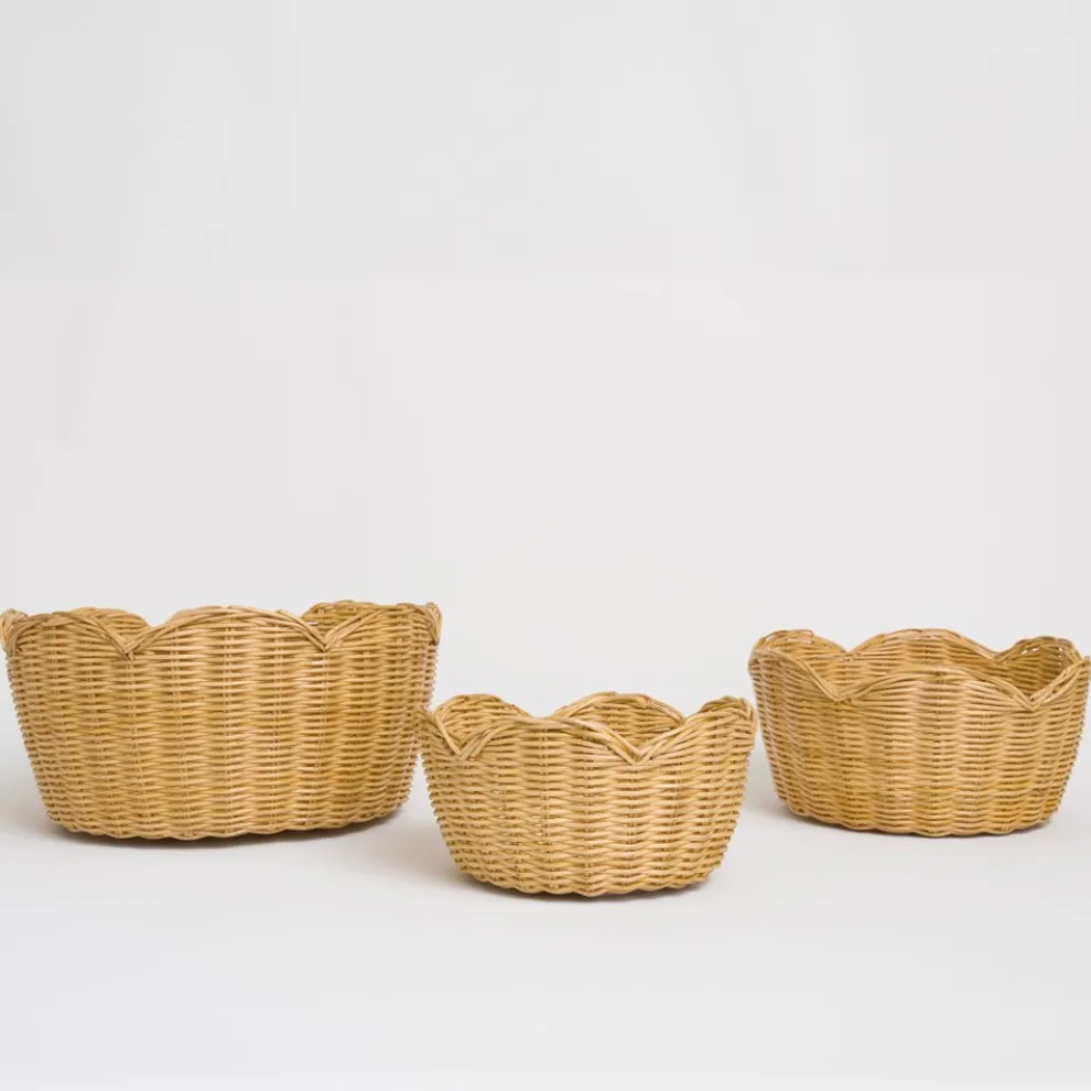Natural Wicker Scalloped Bowl