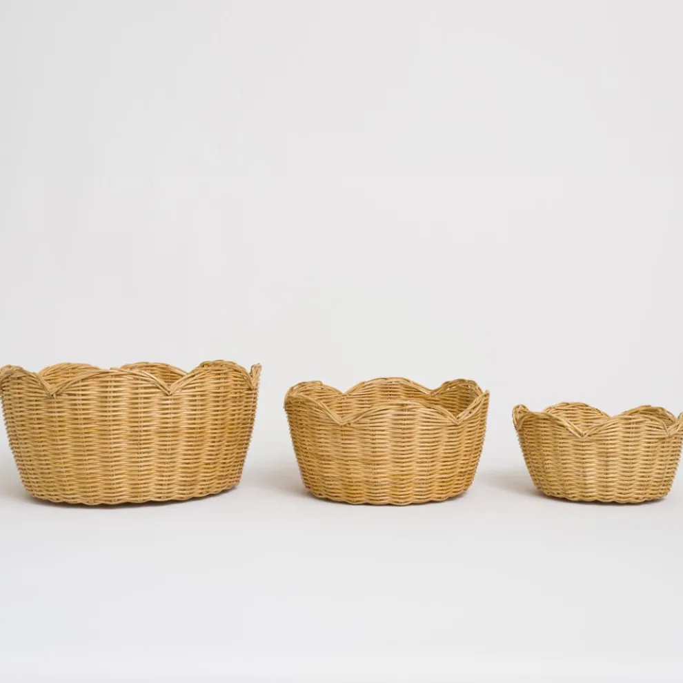 Natural Wicker Scalloped Bowl