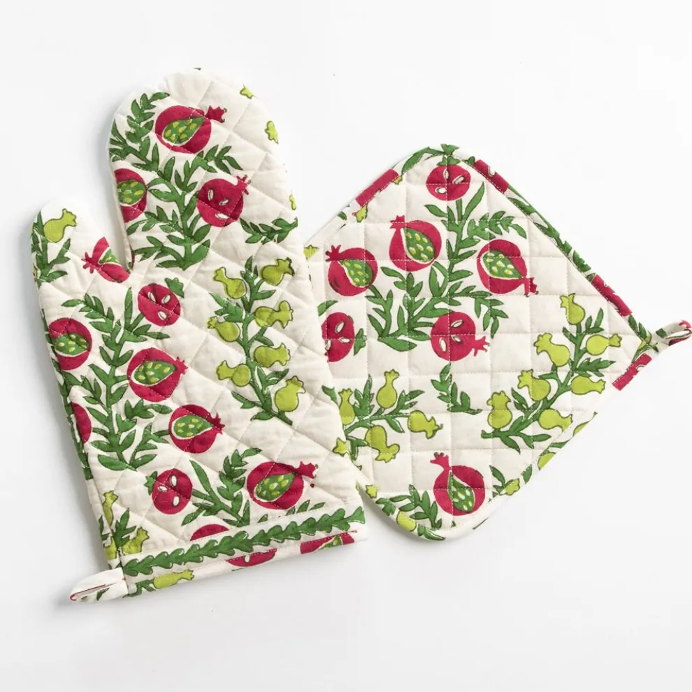 Pom Bells Basil & Magenta Oven Mitt Set