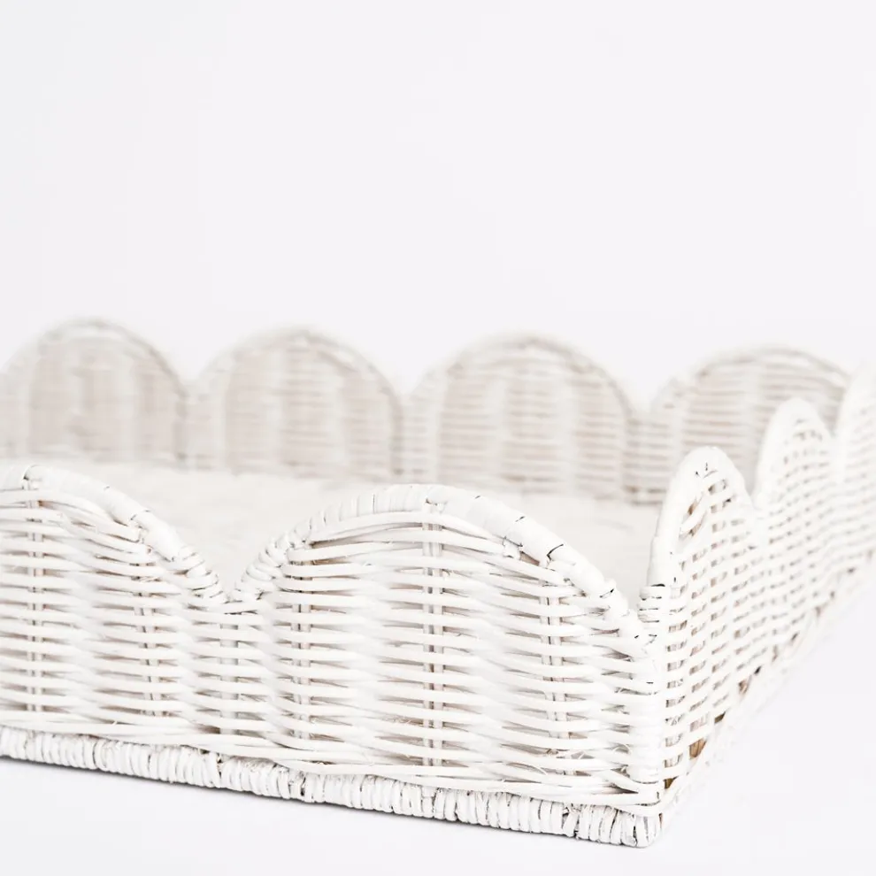 White Wicker Scalloped Rectangle Tray