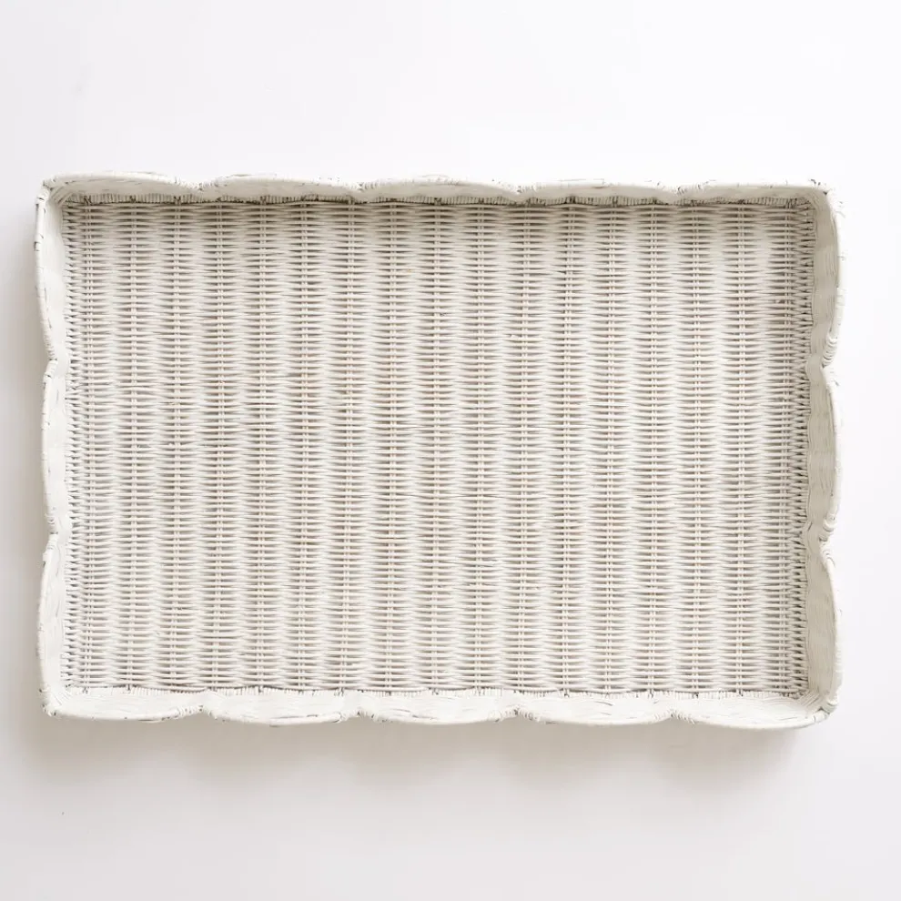 White Wicker Scalloped Rectangle Tray